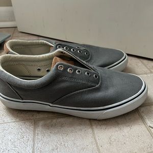 Sperry men’s size 8 women’s size 10 sneaker slip ons